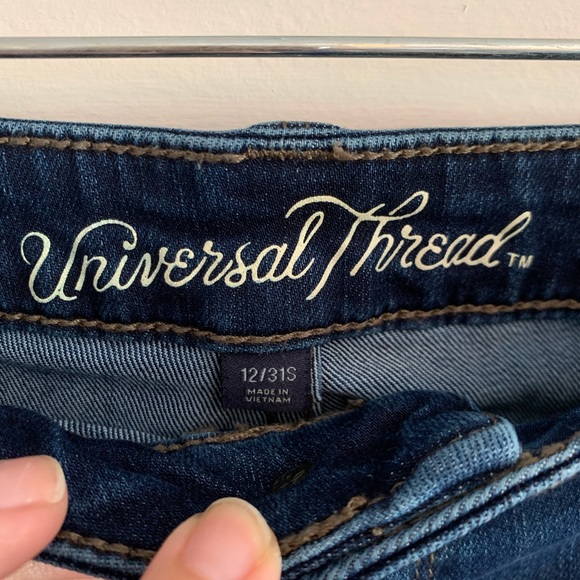 ** SOLD** Universal Thread mid rise jeggings - Picture 4 of 4